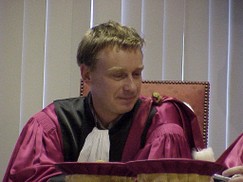 YVESMvc-415x.jpg